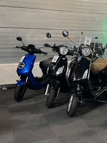 Promoten opening Sluit een verzekering af MotoVeda | De Motor, scooter, Piaggio Mp3 en motorkledingwinkel - Ede -  Gelderland